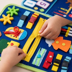 Tableau d'activités Montessori 6 en 1 pour tout-petits, livre silencieux en feutre avec alphabet, chiffres, formes, apprentissage de la motricité fine, jouet d'activité - Product Image 4