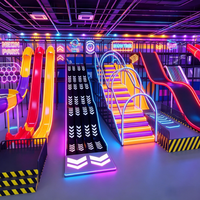 Parc de jeux intérieur multi-niveaux avec toboggan, centre de jeux souple pour enfants, service complet, usine commerciale