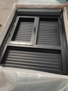 As2047 nhà sản xuất thông minh ngoài trời con lăn bão cửa chớp chống nắng nhôm cuộn lên bên ngoài cửa chớp bão cho Windows - Product Image 2