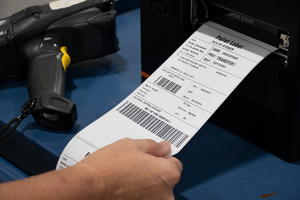 <span class=keywords><strong>Impresora</strong></span> de Transferencia Térmica RFID <span class=keywords><strong>Brother</strong></span> Industrial 4121TNR, 300dpi, 7 Pulgadas, Compatible con USB/Seriales/LAN Cableada, en Stock - Product Image 5