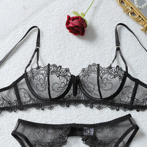 Ensemble de lingerie sexy de luxe noir avec broderie florale en dentelle, soutien-gorge push-up, porte-jarretelles à double bretelles et <span class=keywords><strong>bas</strong></span> transparents à volants - Product Image 5