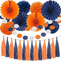 Guirlande de pompons en papier et éventails floraux élégants bleu marine et orange pour fête intérieure, avec pois et pompons, pour décoration de mariage
