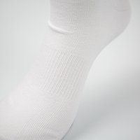 Chaussettes de sport personnalisées, chaussettes de compression unisexes en coton tricotées avec logo brodé mi-bas