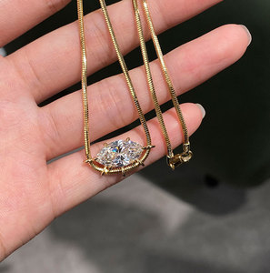 <span class=keywords><strong>Collana</strong></span> con Pendente a Sei Griffe in Oro 18K AU750 con Diamante Coltivato a Occhio di <span class=keywords><strong>Cavallo</strong></span> da 5 Carati, Stile Principessa, Personalizzabile e Certificato - Product Image 2