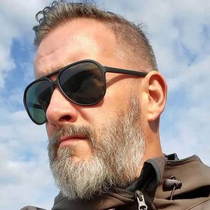 Lunettes de soleil polarisées sportives pour hommes et femmes, monture large tendance 2025, verres TAC UV400, avec logo personnalisé - Product Image 1