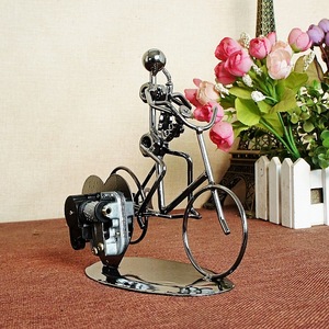 <span class=keywords><strong>Collezione</strong></span> musicale all'ingrosso di musica Iron Man Band metallo artigianato decorazione Desktop regali di compleanno in metallo <span class=keywords><strong>carillon</strong></span> - Product Image 3