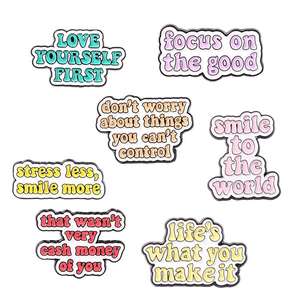 Брошь с надписью из сплава, индивидуальная эмалированная брошь с надписью «Smile To The Word» - Product Image 1