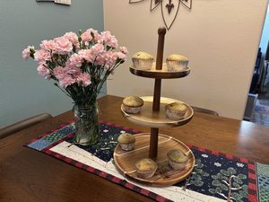 Soporte para Cupcakes <span class=keywords><strong>de</strong></span> <span class=keywords><strong>Madera</strong></span> <span class=keywords><strong>de</strong></span> Acacia Natural Rústico Ajustable 2 en 1 <span class=keywords><strong>de</strong></span> 3 Niveles, Bandeja Redonda Giratoria para Cupcakes, Juego <span class=keywords><strong>de</strong></span> Exhibición para <span class=keywords><strong>Mesa</strong></span> <span class=keywords><strong>de</strong></span> Postres - Product Image 6