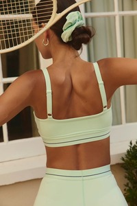 Conjunto de Yoga Verde Menta, Transpirable, Sin Costuras, de Spandex y Poliéster, Top Corto con Cuello Cuadrado y Leggings de Cintura Alta, 2 Piezas, Ropa Deportiva - Product Image 3