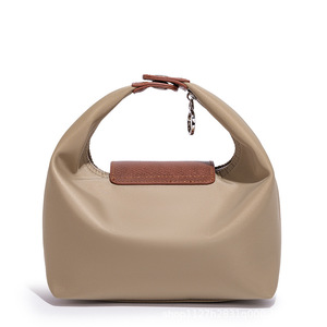 Nuova Borsa Pranzo 2025 Impermeabile in Nylon Pieghevole Leggera con Due Cinghie e <span class=keywords><strong>Tracolla</strong></span> Regolabile, Borsa a Mano da Pendolare, Borsa a Spalla da Donna - Product Image 4