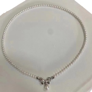 Collier en perles d'eau douce naturelles pour femmes, chaîne de clavicule haut de gamme, bijoux de mode polyvalents et légers de luxe - Product Image 5