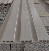 Panneaux muraux décoratifs modernes en WPC gaufré, étanches, pour hôtels et salles de sport, fourniture directe usine OEM