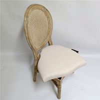 Chaise Louis en rotin empilable en bois rustique avec coussin amovible