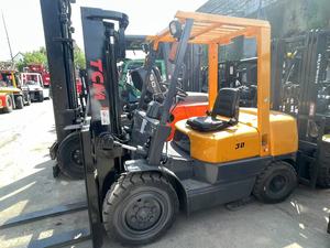 Motor Diésel de Segunda Mano TCM para Montacargas HELI de 3 Toneladas, Fabricado en Japón, con Desplazador Lateral - Product Image 2