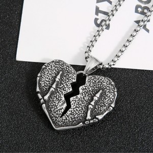 Yunnique Collar con colgante de corazón de acero inoxidable, estilo punk, unisex, regalo, joyería - Product Image 3