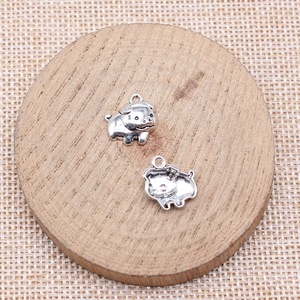Amuleto de Cerdito Gordito 14x13mm 3D de Aleación de Zinc Plateado Antiguo para Decoración de Sobres Rojos del Año Nuevo Lunar - Product Image 2
