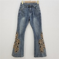 Jean évasé en denim stretch respirant pour femme, taille haute, orné de perles et de cristaux, idéal pour l'été