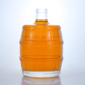 Botella de Vidrio Única en Forma de Barril con Diseño en Relieve para Envasado de Whisky Añejo, Ron y Brandy, Regalo Creativo al por Mayor, 750 ml - Product Image 1