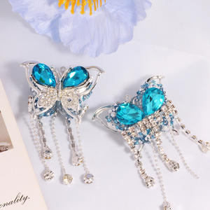 2025 nouveauté bricolage téléphone portable porte-clés collier accessoires 3D papillon pendentif paillettes strass glands 2025 perles en métal - Product Image 2