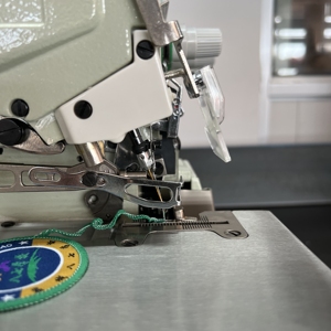 RONMACK R8-3D-JZ Overlock Embroidery Epaulet Automatic Bordure Overlock Sewing <strong>Machine</strong> <strong>Patches</strong> Overlock Sewing <strong>Machine</strong> - Product Image 5