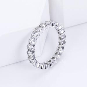 แหวนเพชรเม็ดกลมทองคำขาว 14K รุ่น MSR-1391 จาก Messi Jewelry สำหรับผู้หญิง - Product Image 2