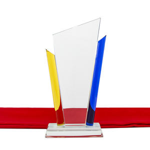 थोक स्टार आकार के रिक्त नक्काशीदार क्रिस्टल ट्रॉफी व्यक्तिगत 3 डी लेजर उत्कीर्ण अनुकूलन योग्य आकार नीले पीले खेल - Product Image 4