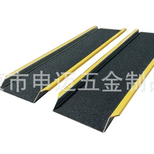 Rampa telescópica de aluminio Senmai de 4 pies para acceso de sillas de ruedas y vehículos - Product Image 2