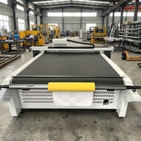 Automatische snijmachine voor karton, kartonnen dozen, glazen, groenten, fruit en kartonnen dozen.