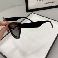 Grand cadre Vintage carré lunettes de soleil femmes hommes oeil de chat lunettes de soleil lunettes carré mâle femme Rectangle lunettes de soleil (KSG172)