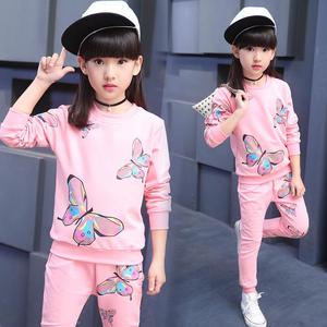 เสื้อผ้าเด็ก OEM ผลิตตามสั่ง ขายส่ง ชุดเสื้อยืดพิมพ์ลายผีเสื้อสำหรับเด็กผู้หญิง ชุดสองชิ้นสำหรับเด็กช่วงฤดูใบไม้ร่วง - Product Image 3