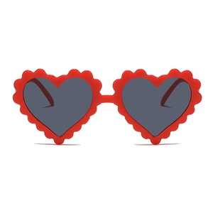 Occhiali da Sole Personalizzati a Forma di Cuore in Plastica, Unisex, Stile Cartoon per Bambini - Product Image 5