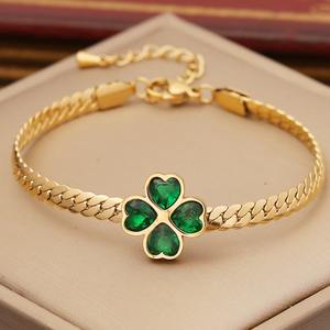 Set di Gioielli in Acciaio Inossidabile Placcato Oro con <span class=keywords><strong>Collana</strong></span> a <span class=keywords><strong>Quadrifoglio</strong></span> e Orecchini con Zirconi - Product Image 5