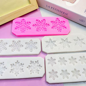 Navidad grande y pequeño copo <span class=keywords><strong>de</strong></span> <span class=keywords><strong>nieve</strong></span> Chocolate Fondant <span class=keywords><strong>molde</strong></span> epoxi yeso pastel decoración <span class=keywords><strong>molde</strong></span> para hielo y <span class=keywords><strong>nieve</strong></span> pastel Decoración - Product Image 3