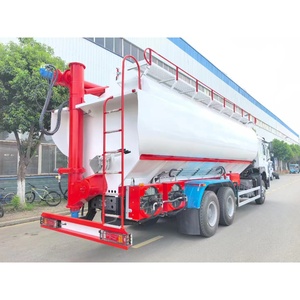 Camión Cisterna HOWO Nuevo para Transporte de Alimentos para Pollos, 4X2 6X4 8X4, Camión Tanque para Entrega de Granos a Granel - Product Image 1