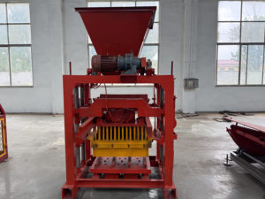 Linea di Produzione YAODA QTJ4 35 ad Alta Precisione per Mattoni in Cemento, Macchina per Blocchi Cavi Autobloccanti con Vibrazione - Product Image 4