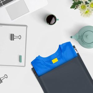 Sacs postaux auto-adhésifs 100 % recyclables gris 100x tailles mixtes, sacs à colis solides et scellables en plastique pour l'envoi de vêtements - Product Image 5