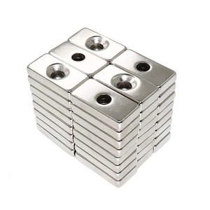 Aimants multi-usages en néodyme à trou fraisé pour le serrage, le levage et la fixation d'<span class=keywords><strong>objets</strong></span> - Product Image 1