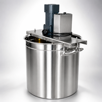 Commerciële sausbereidings-emmer met mixer voor tomatensaus, pastasaus, hotels, buffetten en foodservice; leverancier van apparatuur.