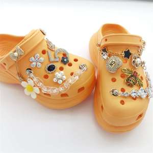 Charms decorativos para zapatos de mujer, adornos de perlas de cristal y flores de PVC, nuevos productos - Product Image 4