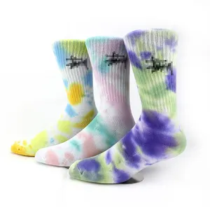 Neueste design tie dye gedruckt socken einzigartige trendy lustige mens gedruckt kleid socken