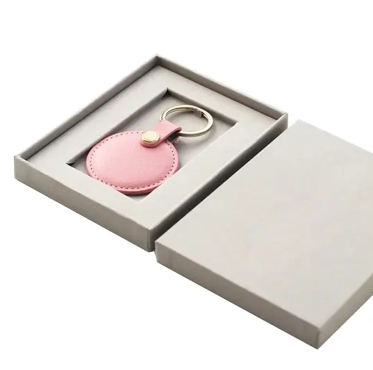 New creative promotion business keychain gift set luxury round leather keychain for holiday gift