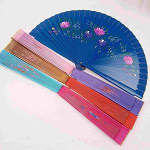 Ventilador de mano de madera plegable portátil para regalo de negocios pintado para mujer, diseño Floral, uso promocional para fiestas - Product Image 4