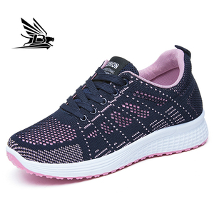 Nouvelles baskets respirantes légères pour femmes mode chaussures de course à pied plates pour les saisons de printemps et d'automne flexibles jetables - Product Image 1