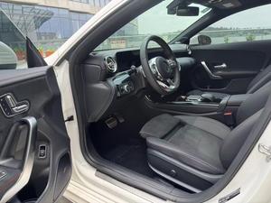 Auto Usado en Venta, <span class=keywords><strong>Mercedes</strong></span>-Benz CLA 200 Coupé 2021, Sedán Usado con Volante a la Izquierda, Automático, de Lujo, 163hp, Excelente Estado - Product Image 3
