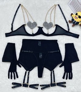 Ensemble de lingerie sexy de style français, nouveau, avec soutien-gorge ajouré à trois points en forme de cœur et chaîne métallique - Product Image 6