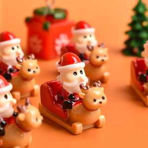 Figurine de Noël : Traîneau de rennes et Père Noël en résine pour la décoration de paysages miniatures faits main - Product Image 5