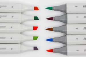 Juego de Marcadores Artísticos de Doble Punta, Modelo 680, 12 Colores, Acrílicos, para Pintar, Colorear y Decorar - Product Image 2