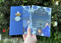 Carte d'invitation personnalisée pour Quinceañera sur le thème de la couronne de Raiponce, en acrylique simple, avec dorure argentée, pour 15 ans