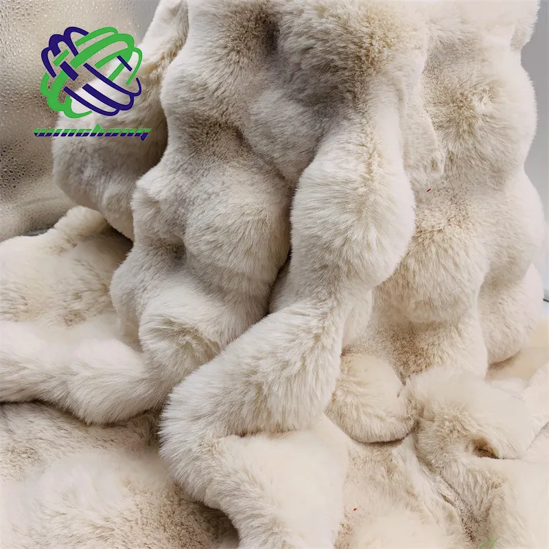 Nouveau tissu de luxe en peluche 3D de taille personnalisée en fausse fourrure de lapin pour couverture de vêtement
