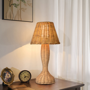 <span class=keywords><strong>Lampe</strong></span> de bureau en <span class=keywords><strong>rotin</strong></span> faite <span class=keywords><strong>à</strong></span> la main, <span class=keywords><strong>lampe</strong></span> de chevet vintage en <span class=keywords><strong>osier</strong></span> et bois avec ampoule E27 pour la décoration de la maison, du bureau ou du salon - Product Image 1